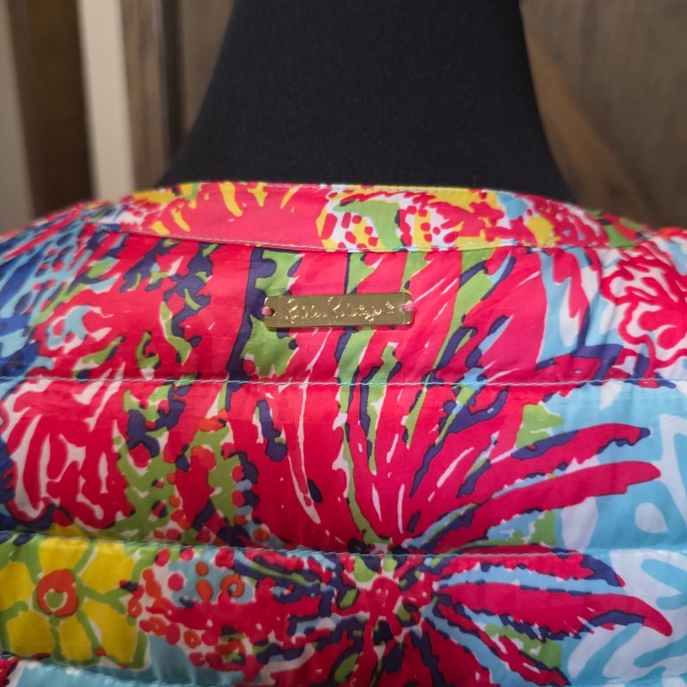 Lilly Pulitzer Reversible Puffer Jacket - Picture 2 of 3